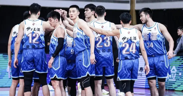 CBA争冠格局大变，新疆男篮板凳得分王报销，浙江外援双手抱头