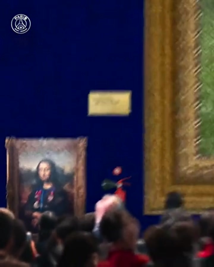 巴黎官推发视频：蒙娜丽莎穿上了巴萨球衣