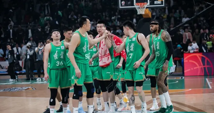 辽宁男篮121-112新疆，杨鸣赛后收获三个好消息，总冠军稳了