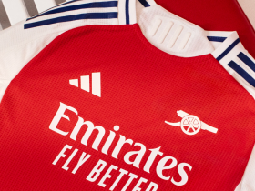 阿森纳发布新赛季主场球衣：经典红白配色，队徽只剩加农炮