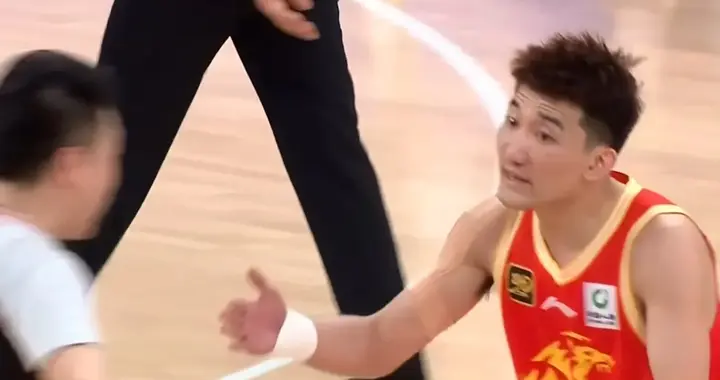 俞泽辰成焦点，农纳利打停绿军，孙铭徽斗赵继伟，辽宁罚球差致命