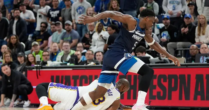 1-3接近出局，夺冠概率为0！NBA被高估三巨头球队，该推倒重建了