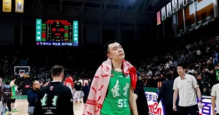 辽宁被横扫，今夏需解决三点！补强内线+提升外援，张镇麟快手术