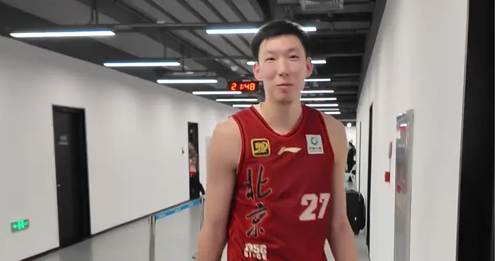 北京晋级后退场！周琦方硕开心坏了，陈盈骏霸气，全员更衣室欢呼