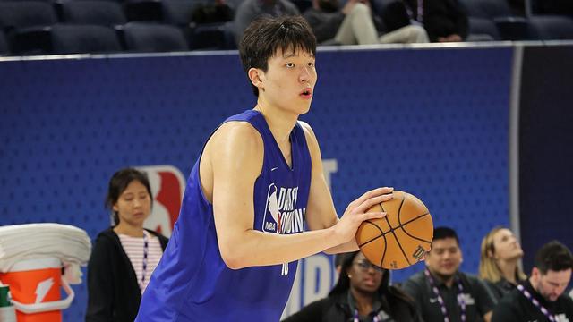 一路猛涨，美媒发专栏文章预测杨瀚森22顺位被老鹰选中，模板小加索尔
