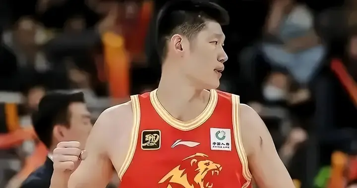 胡金秋专访！谈三分蜕变原因，自曝与王博争议，点赞孙铭徽与布朗
