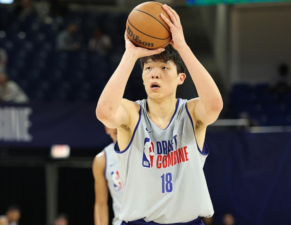 美选秀模拟网站：下一期模拟中我们将把杨瀚森列入10-15顺位