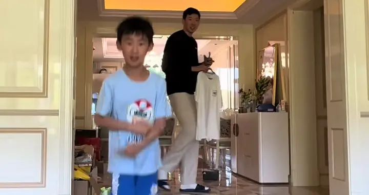 周琦真是好男人！在家干家务，训练也带娃，糊糊命中率极高！