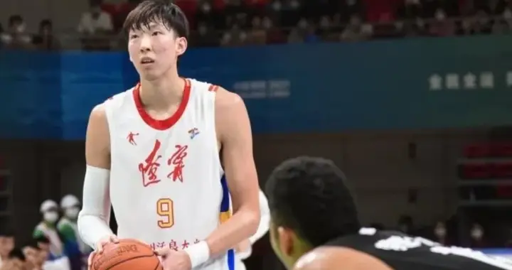 周琦当解说，600万打全运会惹争议，韩德君开训，直播与否成焦点