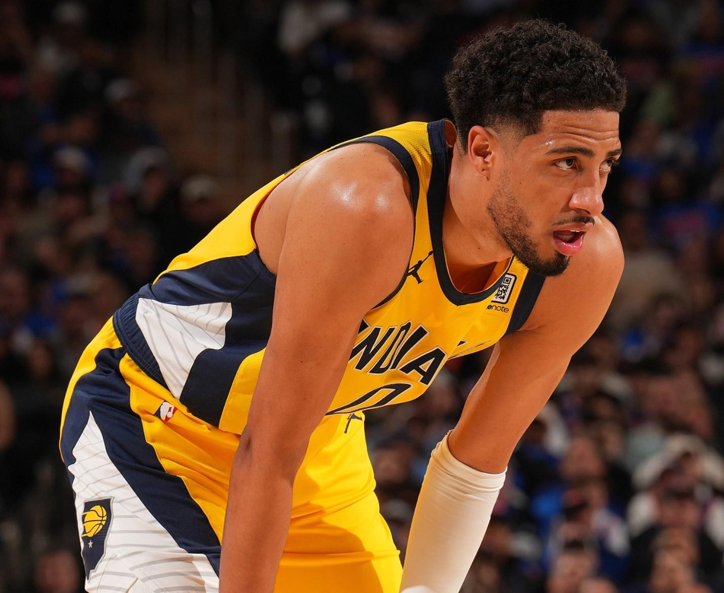 乔治称赞哈利伯顿：他是一位超级巨星，是NBA的门面