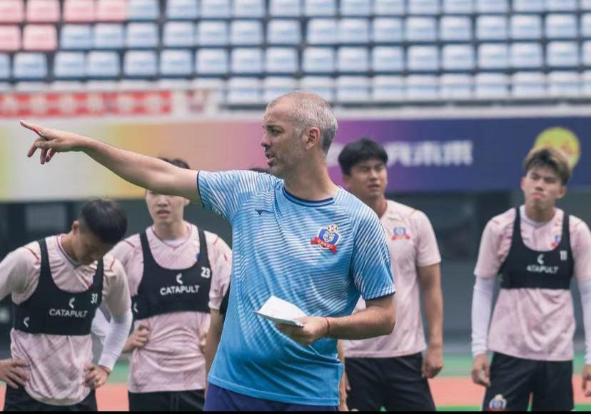 伊班·夸德拉多：我想试试在巴萨之外实践足球理念