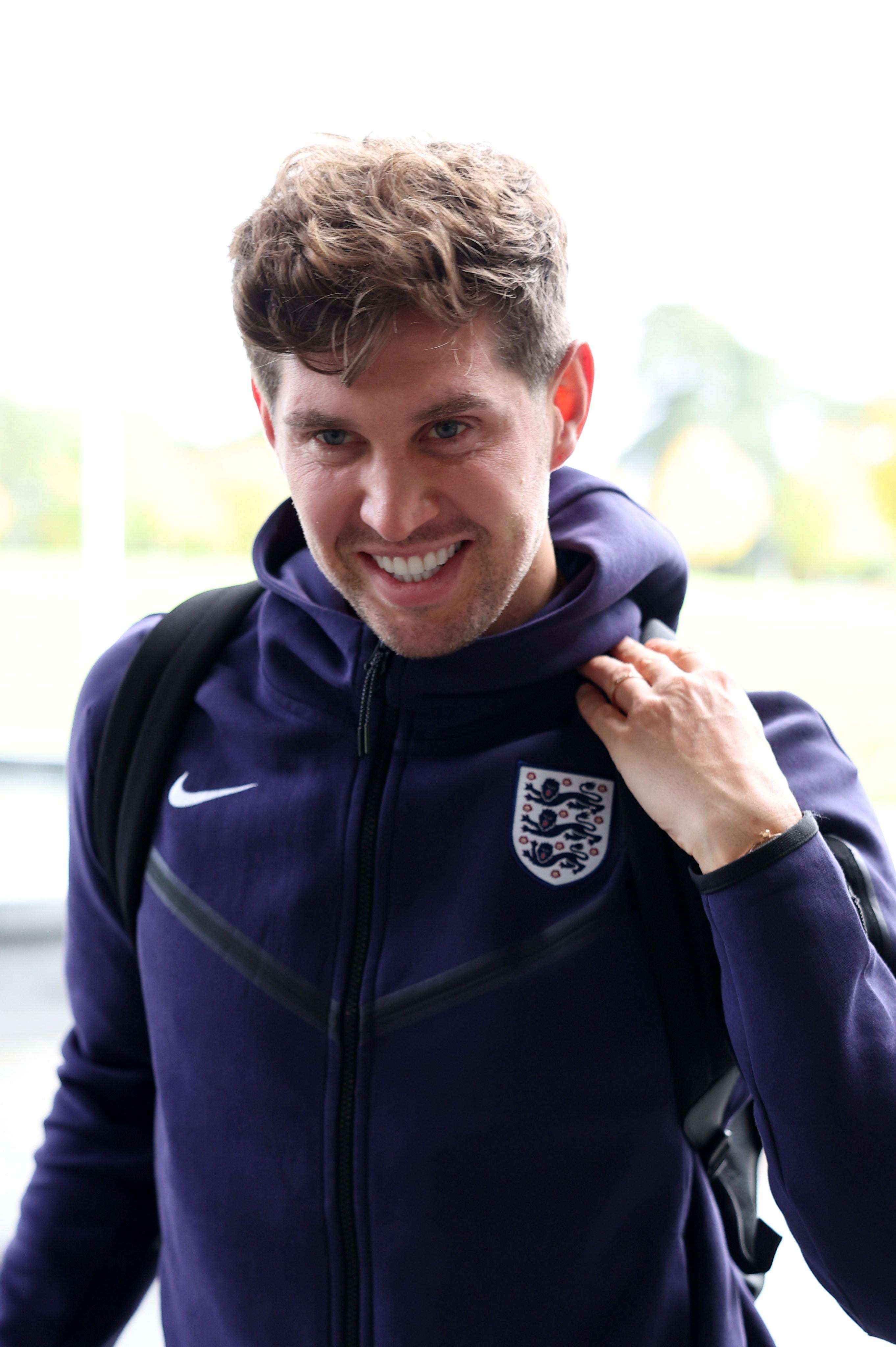 官方：斯通斯将加入英格兰训练营并在训练营内康复