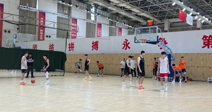 山东夏训！再提拔1人一队存6青年球员，刘毅回归，董事长关注小将
