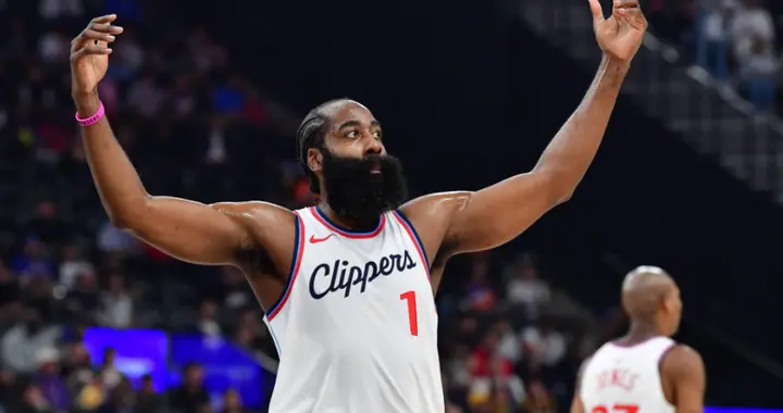 你别不信，NBA历史上名副其实进攻万花筒就5人 哈登都不算
