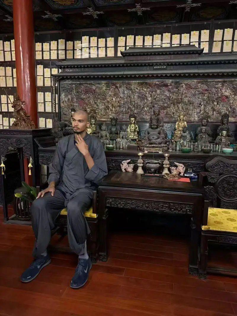 记者：文班亚马将在少林寺进行10天的闭关修行