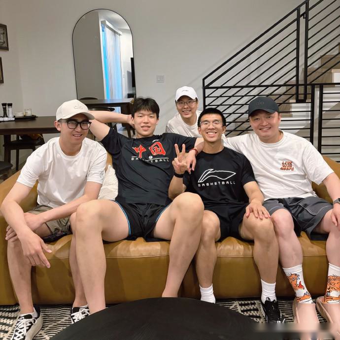 媒体人：杨瀚森今日准备下一站试训，他自己进行了力量训练