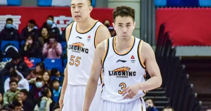 三冠功臣离队！辽宁男篮今夏阵容大调整，弗格惨遭战略性抛弃
