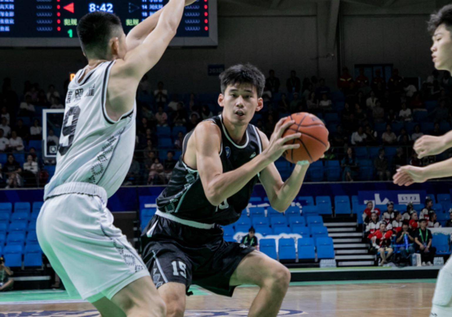 媒体人：杨曦皓、逄砚钧、卢骏计划参加CBA选秀，杨曦皓仍是状元热门