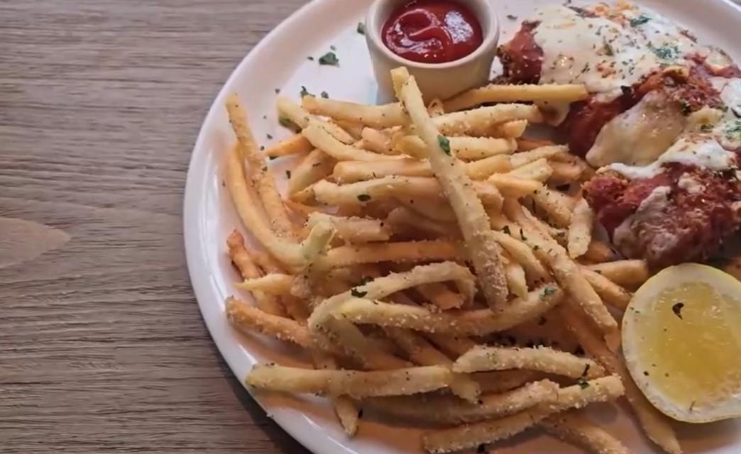 梅西常光顾的餐厅走红，名为“梅西炸肉排”的菜肴备受欢迎