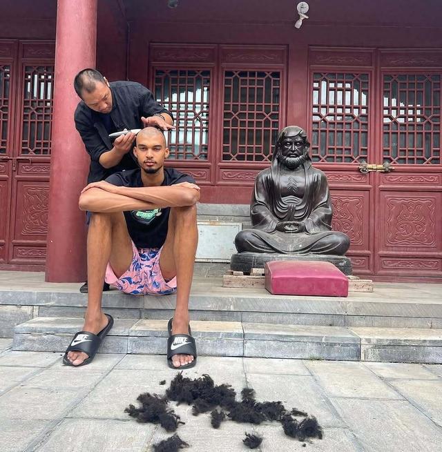 马刺官方分享文班中国行图集：磨砺心智提升球技