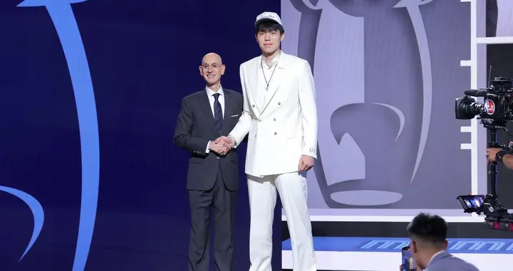 赢麻了！杨瀚森生日夜成首轮16号秀，获巨额合同，联合试训成跳板