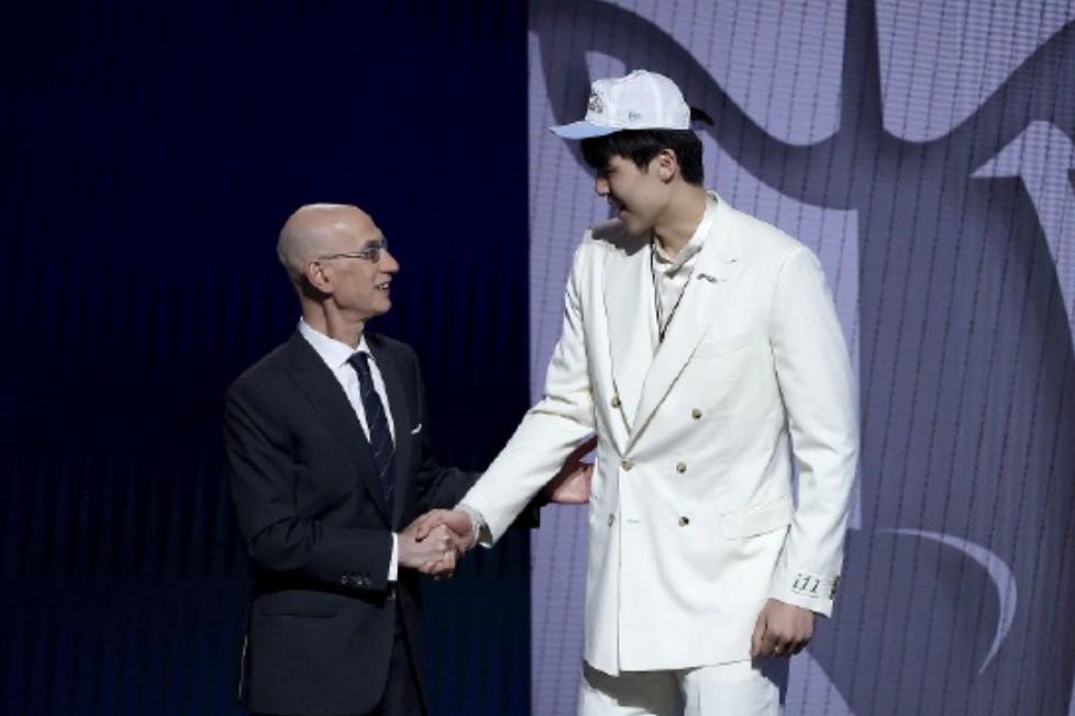 李炎哲：恭喜杨瀚森圆梦NBA，咱也给约老师上上强度