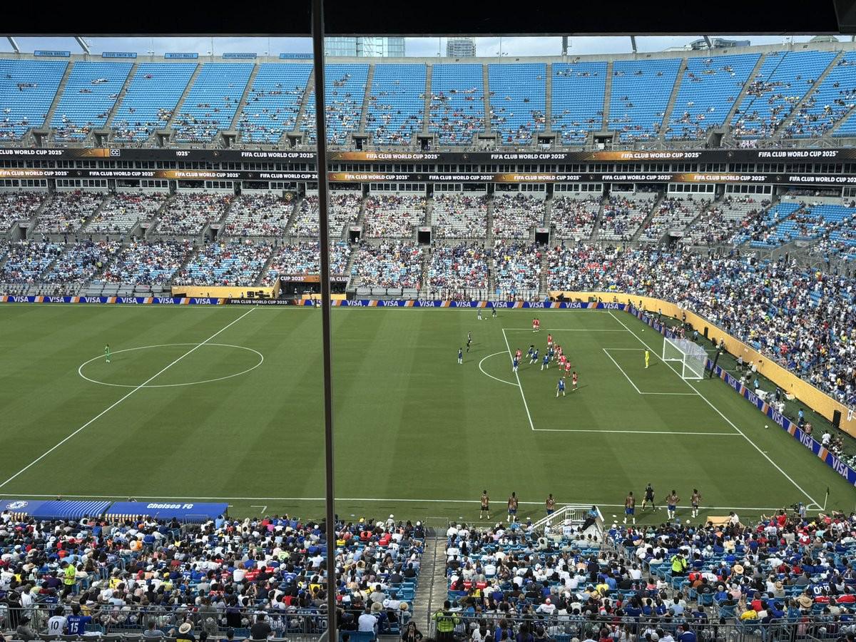 邮报：FIFA将给切尔西vs本菲卡的入场观众赠送4张免费门票