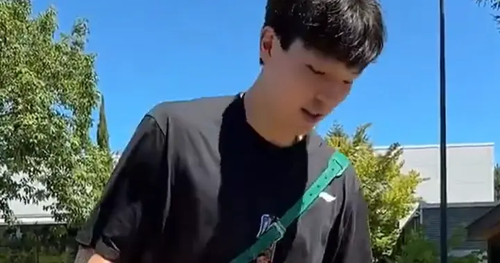 杨瀚森热度拉满！开拓者vlog给足待遇，与队友聊嗨，超20记者采访