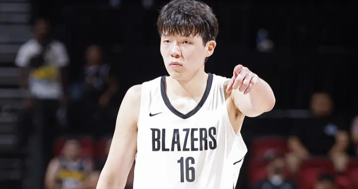 杨瀚森两战夏联后采访！不满体能篮板失误，揽责输球，亲承差距大