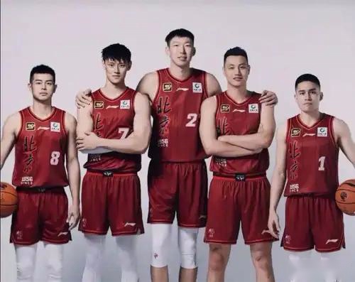 北青：北京男篮计划续约翟晓川和方硕