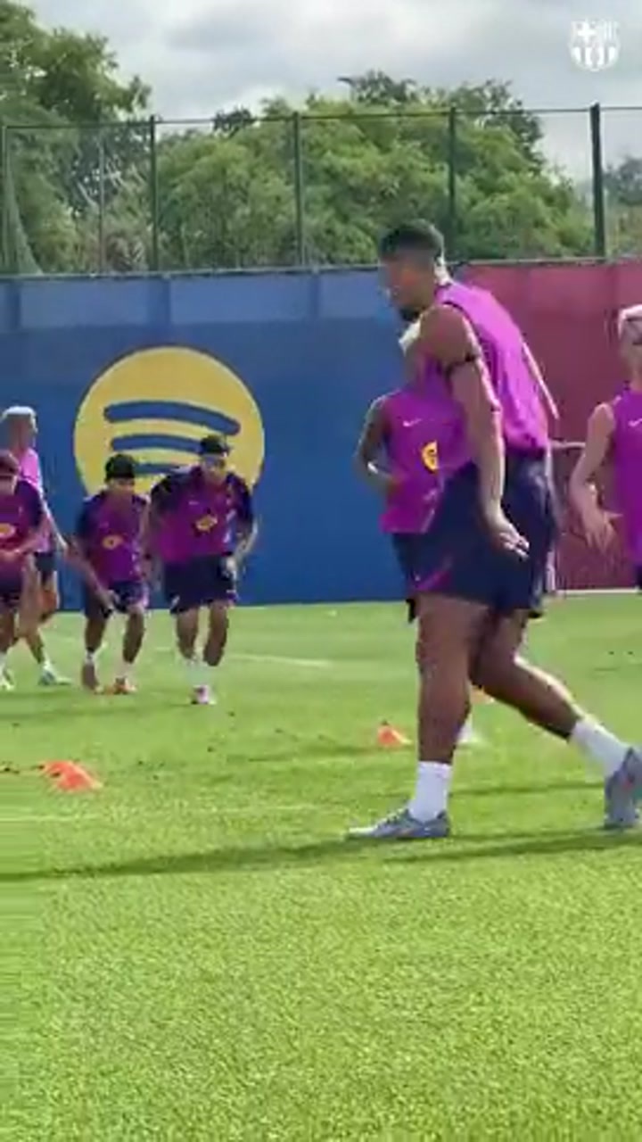 巴萨官方发布训练视频，将约赛神户胜利船