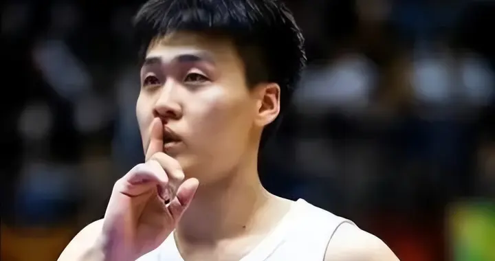 男篮半场大胜委内瑞拉！2后场+2内线齐爆，王俊杰与廖三宁亮眼！