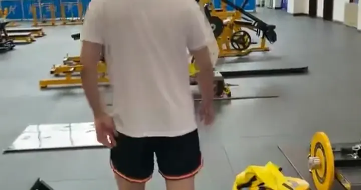 赵继伟归队训练！体型胖了点，今夏需弥补隐患，下赛季或遭挑战！