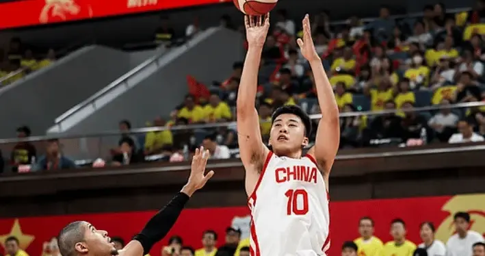 再胜委内瑞拉迎3喜1忧！王俊杰又爆成四号位答案，赵嘉义成难题！