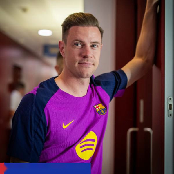 官方：特尔施特根已成功接受了背部手术，具体回归时间待定