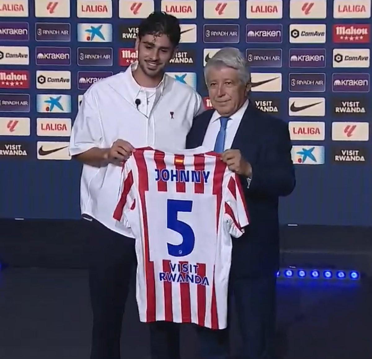 官方：新援卡多佐将身披马竞的5号球衣