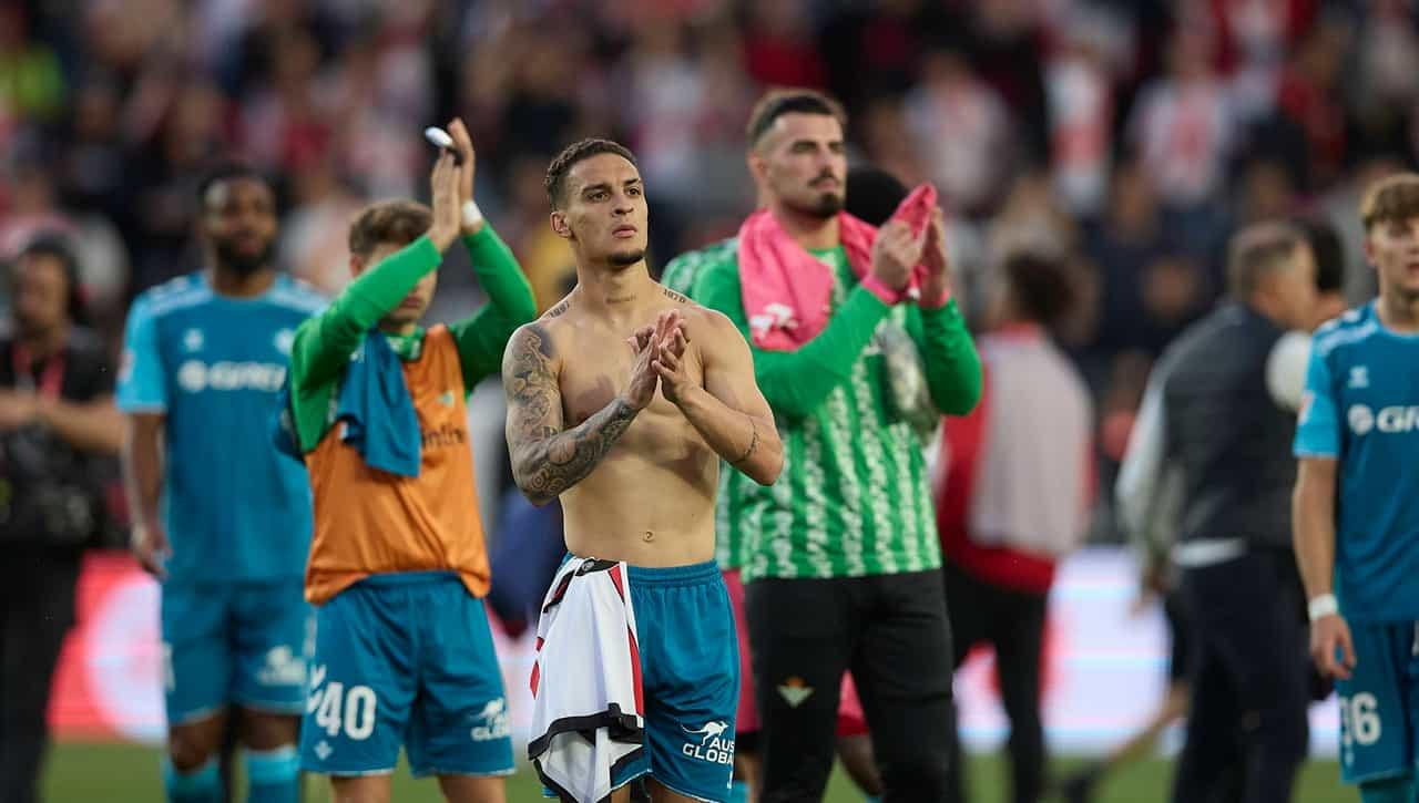 西媒：安东尼只想返回贝蒂斯，他在当地房屋车辆都在续租中