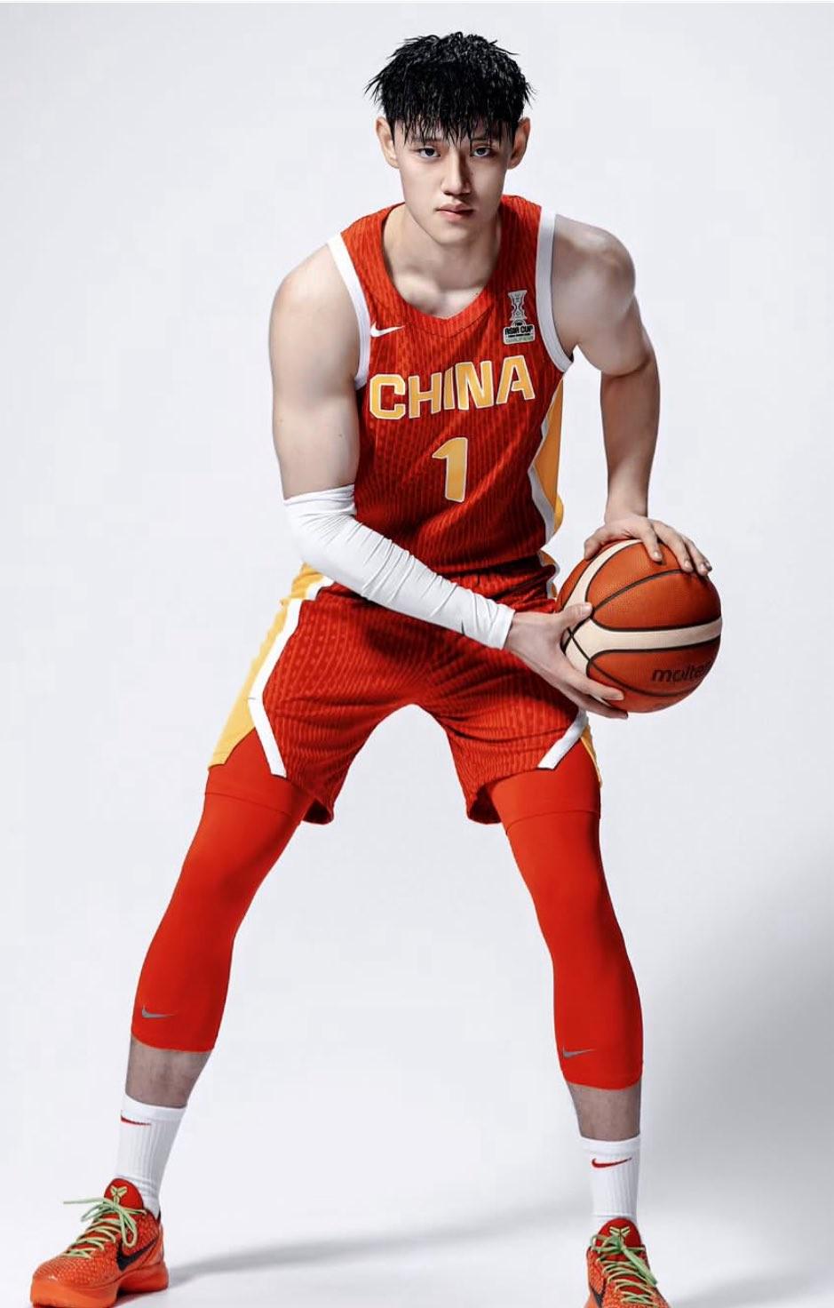 记者：布鲁克林篮网已经与中国球员曾凡博达成协议