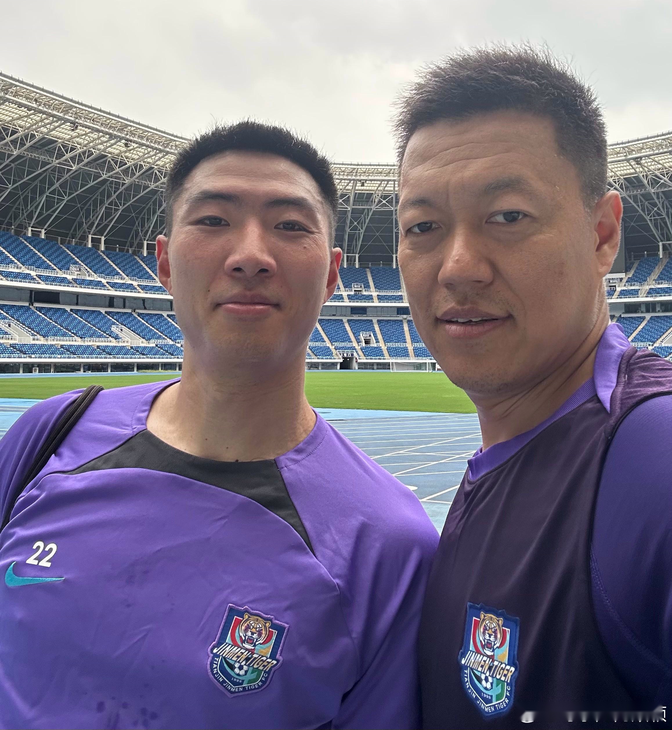 记者：方镜淇已返回天津，距离复出还有一段时间