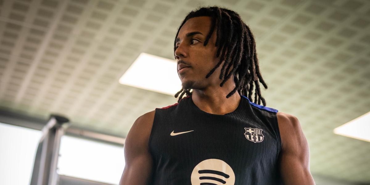 世体：一切顺利的话，巴萨将在转会窗关闭前正式官宣孔德续约