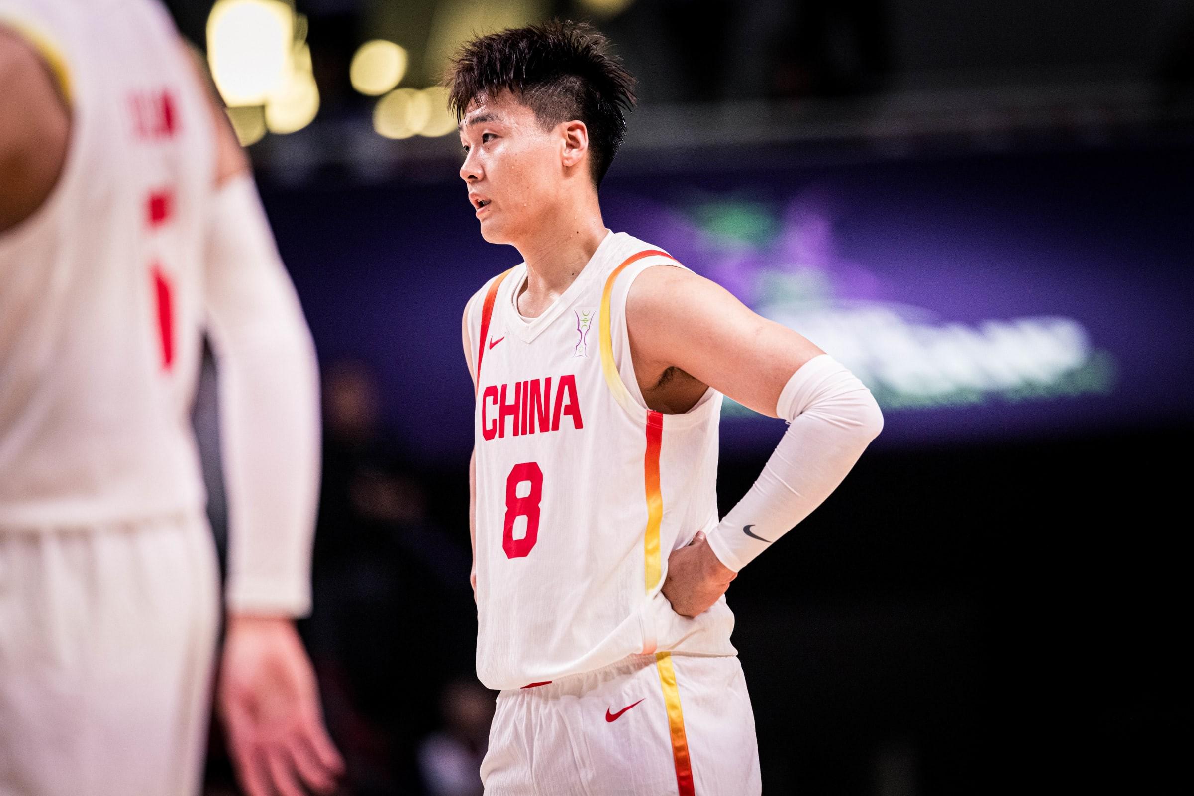 赵睿：一度进攻停滞不敢打，希望年轻球员之后也能站出来