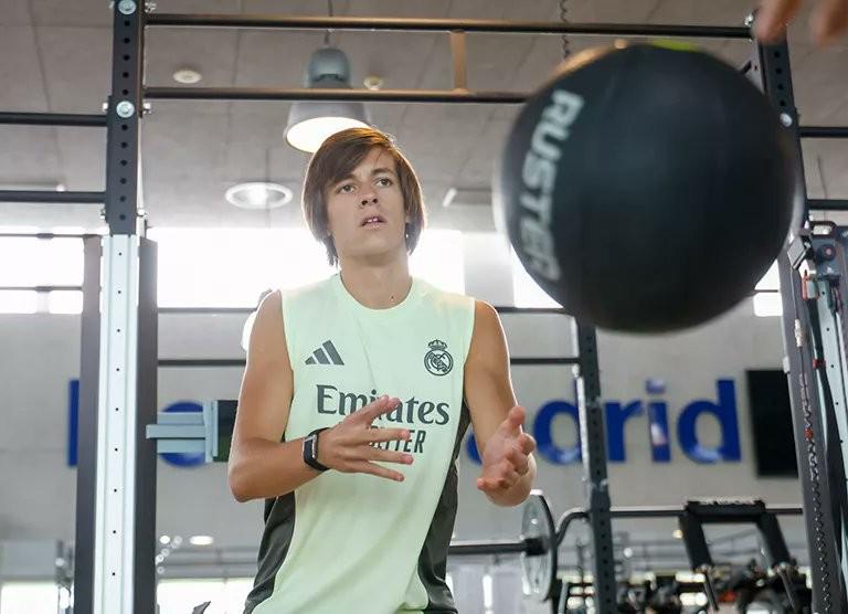 卡雷拉斯：皇马的训练强度确实大；阿隆索工作认真思路清晰