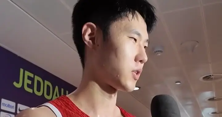 胜印度赵嘉义采访！全程谈执行力，自曝与赵睿当室友鼓励自己打球