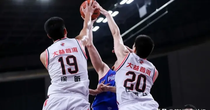 2米26大中锋！公开申请交易！离开广东男篮