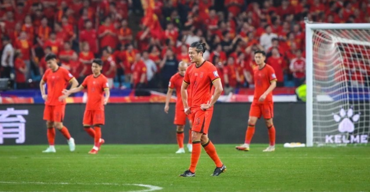 媒体人：中国篮球确实比中国足球争气 中国足球何日出头啊！