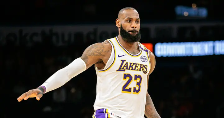 当今NBA五大快攻高手：詹姆斯第四，字母哥第二，第一出人意料