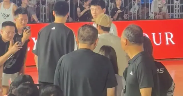 胡明轩林葳携手参加活动！找陈冠希合影，与威姆斯互动，开心坏了