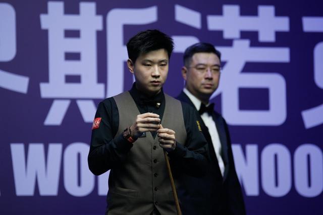 斯诺克武汉公开赛：赵心童4-5不敌斯蒂芬-马奎尔，止步32强