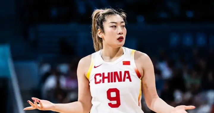 中国女篮第一纳税人球星李梦年交税或达370万！