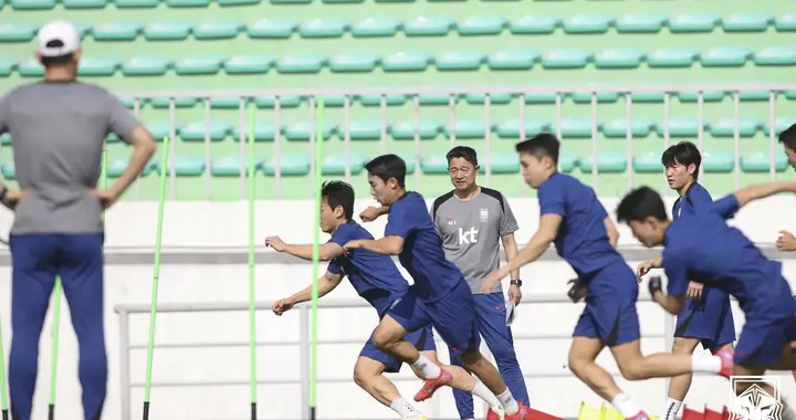 韩足晚报（2025.8.26）——U23亚预赛名单出炉，李敏成迎首度考验
